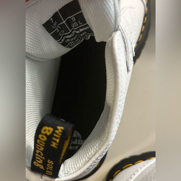 Dr. Martens Devon Flower Quad Platform Boots In White Size 9 - Picture 7 of 8